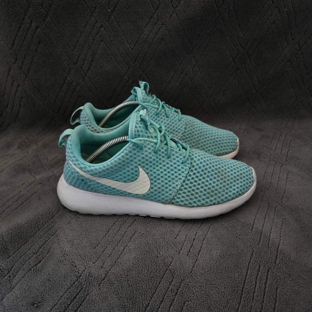 Nike Roshe Running Shoes Mens Sz 7 Athletic Sneakers Trainers Blue.